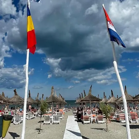Deep Blue Mamaia Nord Apartment
