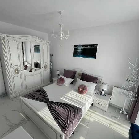 Deep Blue Mamaia Nord Apartament